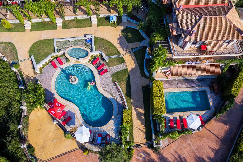 Akritas Ef Zin Villas & Suites ปัลลูรี ภายนอก รูปภาพ